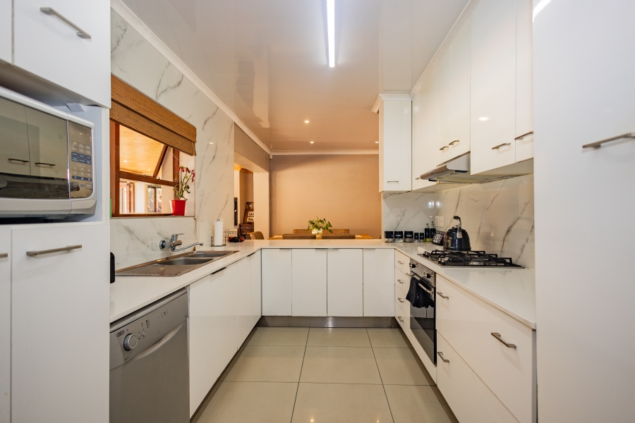 4 Bedroom Property for Sale in Table View Western Cape